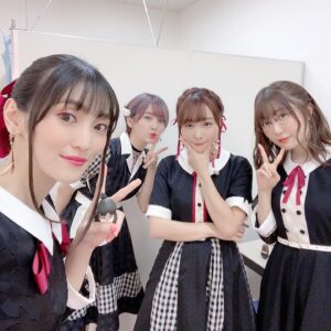 Aoi Koga Instagram - 続いては、キャストの皆さまとの宝物達✨

この日のために、みんなお揃いの衣装を作って頂いたんですよ^ ^
それぞれのキャラクターの特徴を捉えた
世界に1着しかない衣装です。
みんなすごく似合ってたなぁ…！
思い出すだけで、幸せな気持ちになります。
衣装さん本当にありがとうございました！

そして…この日、私に
かぐやになる魔法をかけてくださったメイクさんには、頭があがりません…！

この日、担当してくださったメイクさんは、
アニメ第1期の頃からずっとお世話になっている方で、かぐやの思い出も一緒に作って来ました。
いつも素敵な魔法をかけてくださるおかげで、自信を持って、皆さんの前に立つことができています。

今回も、かぐやらしい髪型やメイクをたくさん研究して下さり、リボンの長さや角度まで、衣装さんとも相談しながら完璧に仕上げてくださいました。

本当に、本当にありがとうございました。

改めて、この舞台は、色んな方々のおかげで
叶った1日だったんだなと、感じます。
関わってくださった全ての方に感謝です。

また、素敵な景色を、応援してくださる皆様にお届け出来るように、これからも全力で、走って行きたいと思います。

OVA、そして第3期、
めちゃくちゃ楽しみにして待っててください！

ありがとうございました。

#かぐや様は告らせたい 
#かぐや様 
#かぐや様OVA第3期待っててね