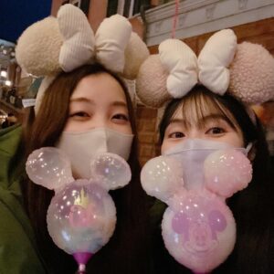 Aoi Koga Instagram - みなさま。
今年も一年、大変お世話になりました。
たくさんたくさん、ありがとうございました。
来年も色んな形でみんなに会えるように頑張るぞ！

ではでは、良いお年を〜。🐰🐲

#2023年もありがとうございました 
#今年もみんなが大好きでした
#来年もみんなが大好きです
#素敵な年末年始を 
#あったかくして過ごそうね