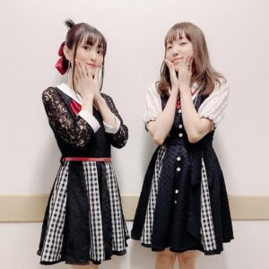 Aoi Koga Instagram - 続いては、キャストの皆さまとの宝物達✨

この日のために、みんなお揃いの衣装を作って頂いたんですよ^ ^
それぞれのキャラクターの特徴を捉えた
世界に1着しかない衣装です。
みんなすごく似合ってたなぁ…！
思い出すだけで、幸せな気持ちになります。
衣装さん本当にありがとうございました！

そして…この日、私に
かぐやになる魔法をかけてくださったメイクさんには、頭があがりません…！

この日、担当してくださったメイクさんは、
アニメ第1期の頃からずっとお世話になっている方で、かぐやの思い出も一緒に作って来ました。
いつも素敵な魔法をかけてくださるおかげで、自信を持って、皆さんの前に立つことができています。

今回も、かぐやらしい髪型やメイクをたくさん研究して下さり、リボンの長さや角度まで、衣装さんとも相談しながら完璧に仕上げてくださいました。

本当に、本当にありがとうございました。

改めて、この舞台は、色んな方々のおかげで
叶った1日だったんだなと、感じます。
関わってくださった全ての方に感謝です。

また、素敵な景色を、応援してくださる皆様にお届け出来るように、これからも全力で、走って行きたいと思います。

OVA、そして第3期、
めちゃくちゃ楽しみにして待っててください！

ありがとうございました。

#かぐや様は告らせたい 
#かぐや様 
#かぐや様OVA第3期待っててね