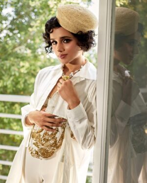 Aparna Brielle Instagram - APARNA BRIELLE covers COMPOSURE

INTERVIEWED BY @carolinaogliaro 
PHOTOGRAPHER @reinhardtkenneth 
MAKEUP @archangelachelsea 
HAIR @dannidoesit 
STYLING @kaileetakashima 
LOCATIONS @503dtla & @dannidoesit

MAGAZINE @composure.mag