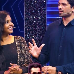 Aparna Narayanan Instagram - ஒரு பாட்ட ஒரு தடவ கேக்கலாம் இரண்டு தடவ கேக்கலாம் 100 தடவ எப்படி கேக்க முடியும் 🥹 அந்த வேதனை இருக்கே 🥲

Tag that appavi partners 🥴

#JodiPura with Aparna & Skanda and Abhilash & Mansa fun filled Episode Streaming Now on Mediamasons YouTube Channel 🕊️👩‍❤️‍👨

#Mediamasons #Couplegameshow #Couplelove #Kuraishi #singerslife