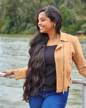 Aparna Narayanan Instagram - Ooty chills 🩷

#singer #vijaytv #vijaytelevision #aparnanarayanan #travel #tourism #happy #sunday #peace #naturelovers #nature #supersinger #ss9