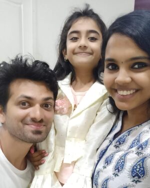 Aparna Narayanan Instagram - Happy birthday dearest @ahana_balaji kutty ❤️❤️ don’t grow up so fast 🙈🙈 I’m so proud of you for the person you are chellam :) you are a Rockstar :) keep shining baby ❤️ we love you 😘 

#ahanabalaji #supersinger #birthday #thursday #singer #aparnanarayanan #vijay #vijaytelevision