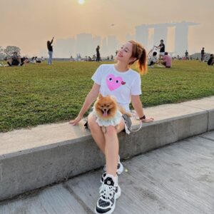 Apple Chan Instagram - 🤎