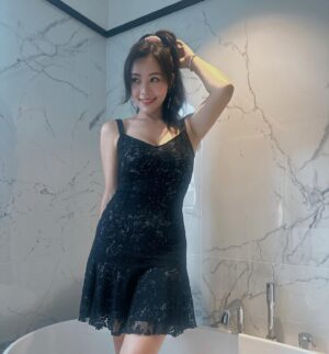 Apple Chan Instagram - TGIF! 
Last photo of me in long hair ☺️