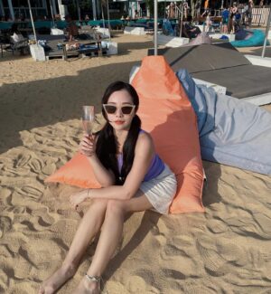 Apple Chan Instagram - Nothing can stop me from the sun,sand and sea because I have Apondle50 protecting me from the strong UV! 

#apondle50 #apondleforyou #bestsunblock #sg