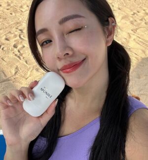 Apple Chan Instagram - Nothing can stop me from the sun,sand and sea because I have Apondle50 protecting me from the strong UV! 

#apondle50 #apondleforyou #bestsunblock #sg