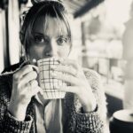April Bowlby Instagram – Un café, s’il vous plaît. 📸 @matthewcookeofficial