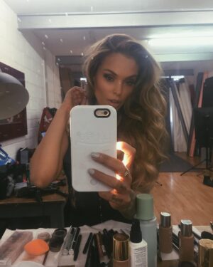 Arabella Drummond Instagram - BTS hair @thebradylea 💕💁🏼