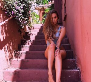 Arabella Drummond Instagram - iPhone snaps by @mishameghna 💕