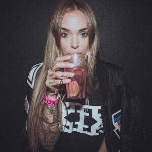Arabella Drummond Instagram - KTZ LCM party 📷 @thomasvancam - @ktz_official @jodieharsh #ktz #ktzofficial #lcm