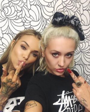 Arabella Drummond Instagram - My love @syronofficial ❤️ #aggyroxy #aggydoorman