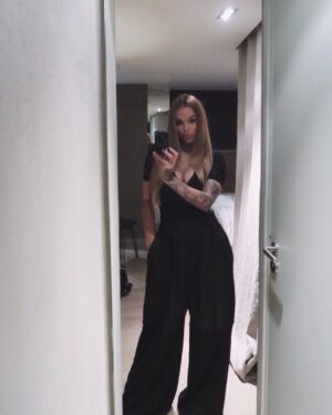 Arabella Drummond Instagram - Last Night 🇫🇷 #pfw