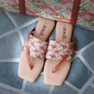 Aradhya Ann Instagram - Giving and receiving gifts has always been my favorite thing about the holiday season, growing up. But over the years, choosing a gift that's convenient, functional, and stylish has been a real hassle. That was until I came across Zouk's 100% vegan, proudly-Indian, PETA-approved collection of bags and footwear collection. It's what you call the all-in-one perfect gift. Comfortable to carry or wear, functional every day, and Stylish enough for every holiday outfit.
 
If you are looking for a gift that tells your loved ones what you mean to them, Zouk is the place for you!
Use my coupon code IGARADHYA15 to avail 15% discount on your next Zouk purchase.
#Zouk #ZoukOnline #CrueltyFree #ChristmaswithZouk #HolidayGifting