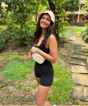 Arasha Lalani Instagram - Dodging every reptile I see 🫣
