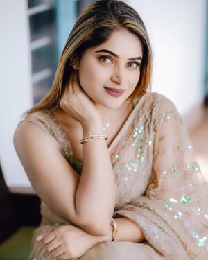 Arathy Sojan Instagram - 🌟

For : @adarsh.adh_i 
Mua : @tssaneesh 
Costume: @femiradesigns 
Photography: @vishnuajay.in 
#saree #trending #insta #newpost #instadaily