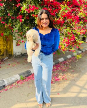 Arathy Sojan Instagram - 💙🩷
@hiefrombella 🤍