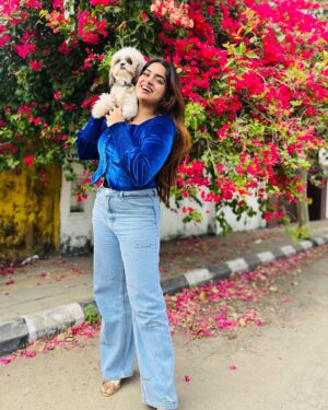 Arathy Sojan Instagram - 💙🩷
@hiefrombella 🤍