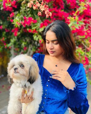 Arathy Sojan Instagram - 💙🩷
@hiefrombella 🤍