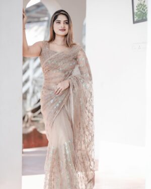 Arathy Sojan Instagram - 🌟

For : @adarsh.adh_i 
Mua : @tssaneesh 
Costume: @femiradesigns 
Photography: @vishnuajay.in 
#saree #trending #insta #newpost #instadaily