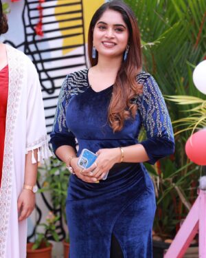 Arathy Sojan Instagram - 💙

@suryatv @amalog.in