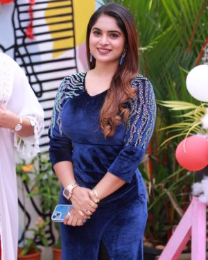 Arathy Sojan Instagram - 💙

@suryatv @amalog.in