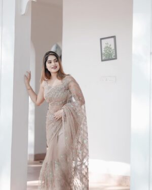 Arathy Sojan Instagram - 🌟

For : @adarsh.adh_i 
Mua : @tssaneesh 
Costume: @femiradesigns 
Photography: @vishnuajay.in 
#saree #trending #insta #newpost #instadaily