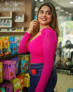 Arathy Sojan Instagram - 💫
@jibinphotography_