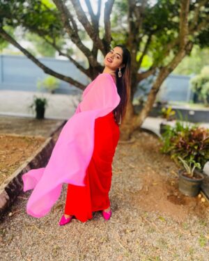 Arathy Sojan Instagram - A killer Combo ❤️💕 
 
@femiradesigns
@lijirajamony 
Dop @nivysmenon
 #saree #sareefashion #selflove