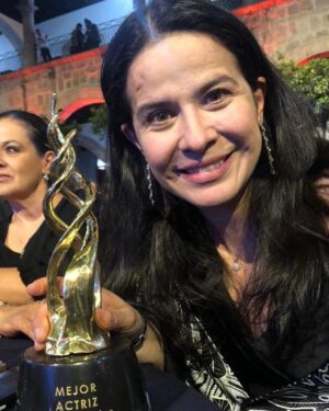 Arcelia Ramírez Instagram - Muchas gracias a @canacine_mexico por este reconocimiento!!! Es un privilegio haberle dado vida a Cielo! Gracias infinitas a @teodoraanamihai por haberme confiado este personaje tan poderoso! 

Ojalá que se escuchen todas las voces que hablan de esta herida profunda y que no haya ni una Cielo más!