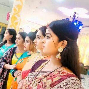 Archana Ananth Instagram - 💕Makebaaaaa, Zusst For Funnnnn💃💃💃💃
.
.
.
.
#makeba #trending #reels #reelkarofeelkaro #trendingreels #women