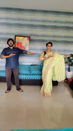 Archana Ananth Instagram - ❣️Mayakkiriye sirikkiriye😂😂with my Herooooo❣️❣️
.
.
.VC:-@_tejaswini_gowda_official 
#instareels #fun #tamil #actors #dance #instagood #instafashion #hyderabad #reels #trending