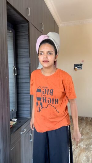 Archana Kumar Instagram - 🤭🤣
One more from @viknesh31 ‘s content coz i absolutely loved this one..
.
.
.
#archu #archana #archanakumaar #archusreels #reelsinstagram #reelitfeelit