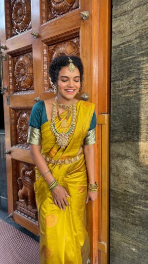 Archana Kumar Instagram - Clearing drafts:))
.
.
.
Accessories from my favourite @littlefingers_bridal_jewellery