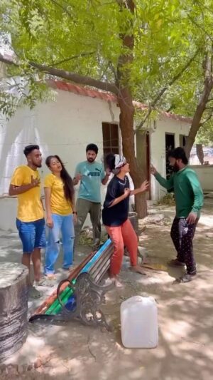 Archana Kumar Instagram - 🤪🤪
.
.
.
@preetha_suresh21 @iam_azhar.m @sathish_choreographer_05 @kpy_prakash