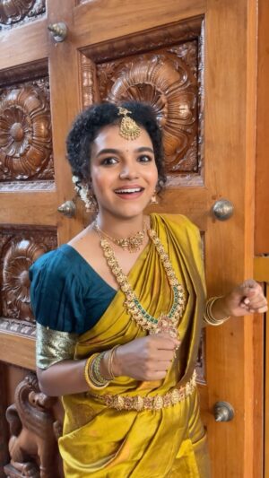 Archana Kumar Instagram - 😂🤭
Beautiful accessories from @littlefingers_bridal_jewellery