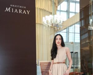 Areeya Pholphutrakul Instagram - ซัมเมอร์นี้ ‘𝗧𝗵𝗲 𝗨𝗻𝗹𝗶𝗺𝗶𝘁𝗲𝗱 𝗕𝗲𝗮𝘂𝘁𝘆 𝟮𝟬𝟮𝟰’ สูตรลับสู้แดดและการดูแลตัวเองของกิ่ง ที่ช่วยอัปเลเวลสวยฉ่ำให้เป๊ะทุกองศา! ตอนนี้ @centralpattana�  เค้ามีโปรโมชั่นสุดพิเศษจากสถาบันความงามชั้นนำ สำหรับสมาชิก The1 รับคะแนนสูงสุด 10,000 คะแนน* เมื่อช้อปตั้งแต่ 250,000 บาทขึ้นไป รับคะแนน 6,000 คะแนน และพิเศษ Top Spenders 25 รางวัล* รับสิทธิ์ร่วมงาน The Unlimited Beauty Event 
.
เริ่มแล้ววันนี้ ถึง 31 พ.ค. 67 �ที่ศูนย์การค้าเซ็นทรัลทุกสาขา และเอสพลานาด รัชดา​ �ติดตามรายละเอียดเพิ่มเติมได้ที่ @centralpattana
.
#CentralPattana #TheUnlimitedBeauty2024 #เป๊ะสุดทุกองศาที่เซ็นทรัล #centralpattanaxgalderma