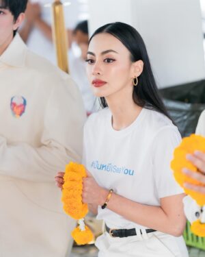 Areeya Pholphutrakul Instagram - #บวงสรวงปันหยีISeaYou ฝากภาพยนตร์เรื่องแรกของกิ่งด้วยนะคะ พฤษภาคมนี้เจอกันทุกโรงภาพยนตร์ 🫶🏻 #ปันหยีISeaYou #PanyiISeayou