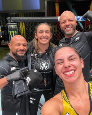 Ariane Lipski Instagram - WIN 🏆
Honra e glória ao senhor 🙌🏼