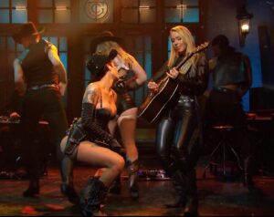 Arianna Powell Instagram - SNL with @iamhalsey last weekend was a dream ✨✨✨ and very cool to be joined by @jerrydouglas and a stellar band. Check it out if you wanna hear all that and my acoustic running thru some maj fuzz 😝 thank you @kemperprofiler @gibsoncustom @moody_leather @jimdunlopusa @earthquakerdev @thebeehive_la #doitlive