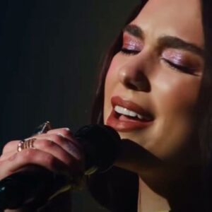 Arianna Powell Instagram - Some ear candy highlights from the @dualipa @truly live stream 🍬🍭⚡️ &&& w/ this killer band was so fun :))) @wfblive @mattycarroll87 @dbxsupreme @heyitsmariojose @jeslynmusic