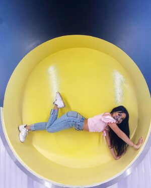 Ariel Yasmine Instagram - I went to @colorfactoryco and my homework is due today.... priorities. Imma still get my A  tho ttyl ❤️🧡💛💚💙💜