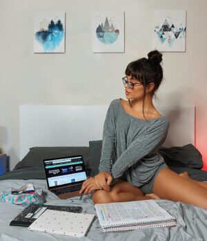 Ariel Yasmine Instagram - Guess who’s back to school with Back Market? @backmarket sells refurbished products at great prices and amazing quality. Finding a new computer can be so stressful, expensive, and it contributes to electronic waste. ♻️My MacBook from Back Market is gorgeous and it’s such a necessity as all of my school is online. Be sure to follow @backmarket and check out their website.  Also for my college people you a get 5% discount right now with your purchase. 😉They truly have amazing quality that you don’t have to pay so much for. 🤍 #BackMarketPartner