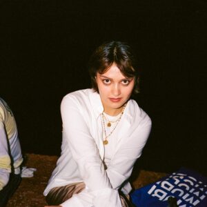Ariela Barer Instagram - @dsgarber got his india film developed just in time to keep us warm in this fucking freezing winter