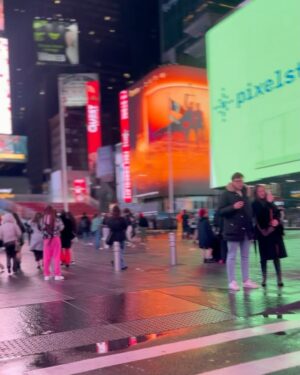 Arielle Salvaje Instagram - She’s busy . 💙