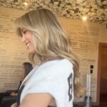 Arielle Reitsma Instagram – A fresh balayage blonde & cut by @nikkilee901 
will have ya smiling @ninezeroone