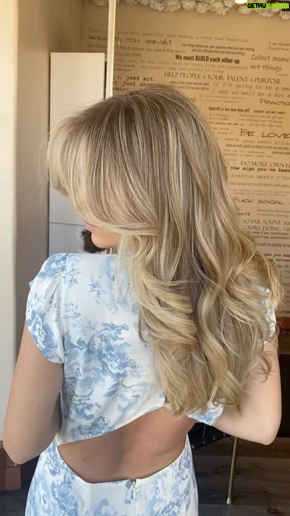Arielle Reitsma Instagram - It’s always a good day when @nikkilee901 makes your hair healthy & freshly blonde 💇‍♀️🤍 @ninezeroone