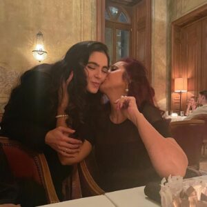 Arienne Mandi Instagram - قربونت برم!!!💗💗