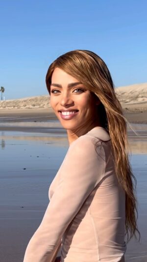 Arisce Wanzer Instagram - Siren > Shipwreck 🧜🏽‍♀️⚓️🌊⛵️

Full unedited video at Playboy.com/Arisce