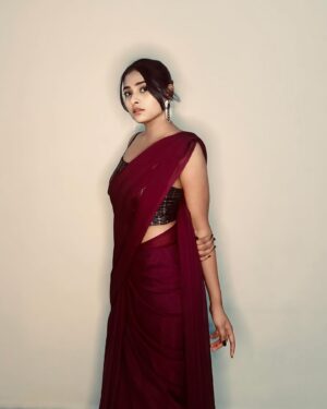 Arohi Rao Instagram - 🍷andhame athivai vasthe nenu le👀